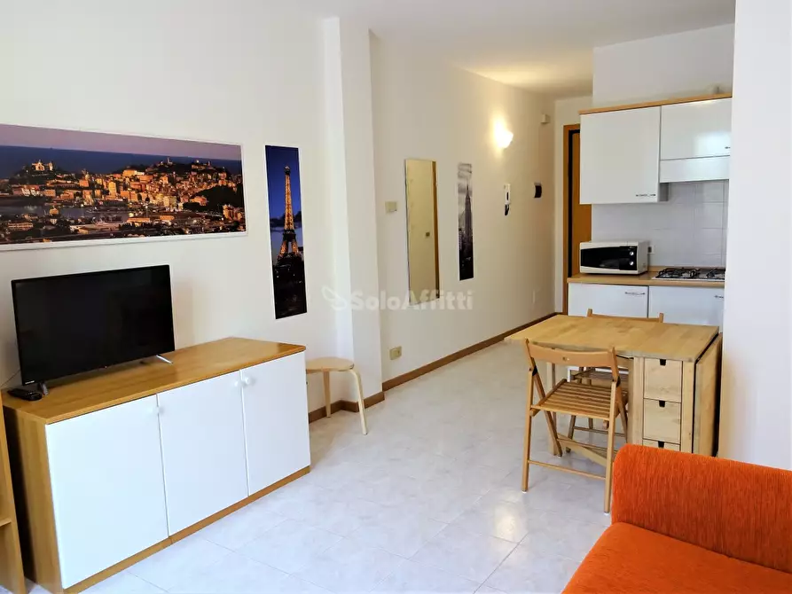 Immagine 1 di Appartamento in affitto  a Senigallia