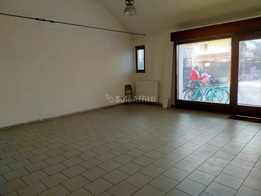 Immagine 1 di Ufficio in affitto  a Cassano D'adda