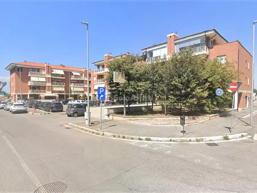 Immagine 1 di Posto auto in affitto  in Via Sandro Pertini a Fiumicino