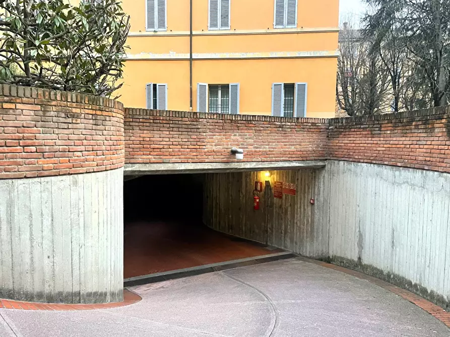 Immagine 1 di Posto auto in affitto  in Via De' Buttieri a Bologna