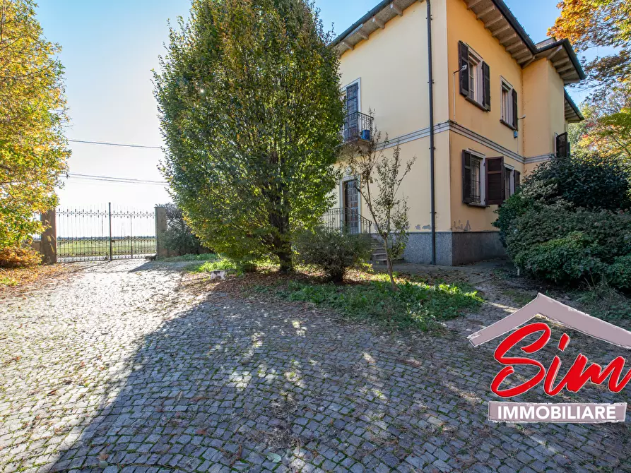 Immagine 1 di Casa indipendente in vendita  in Via Varallino a Galliate