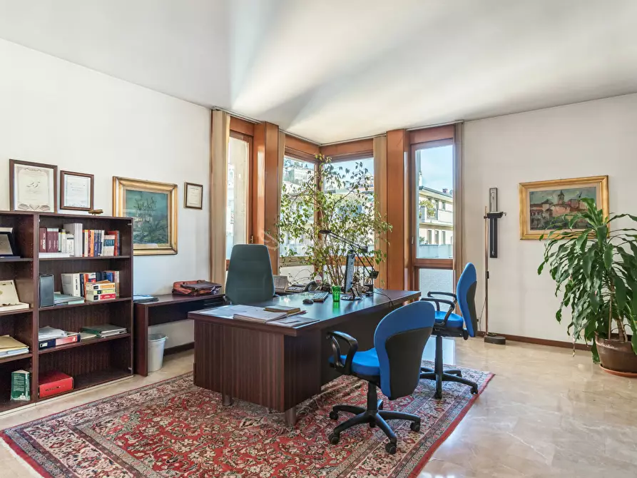 Immagine 1 di Ufficio in affitto  a Bergamo
