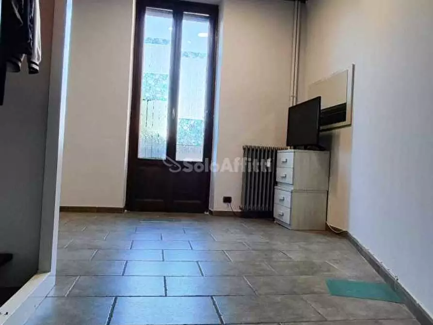 Immagine 1 di Negozio in affitto  in Via Magenta a Varese