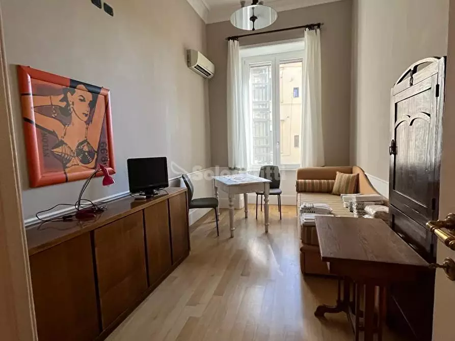 Immagine 1 di Appartamento in affitto  in Piazza Sannazaro a Napoli
