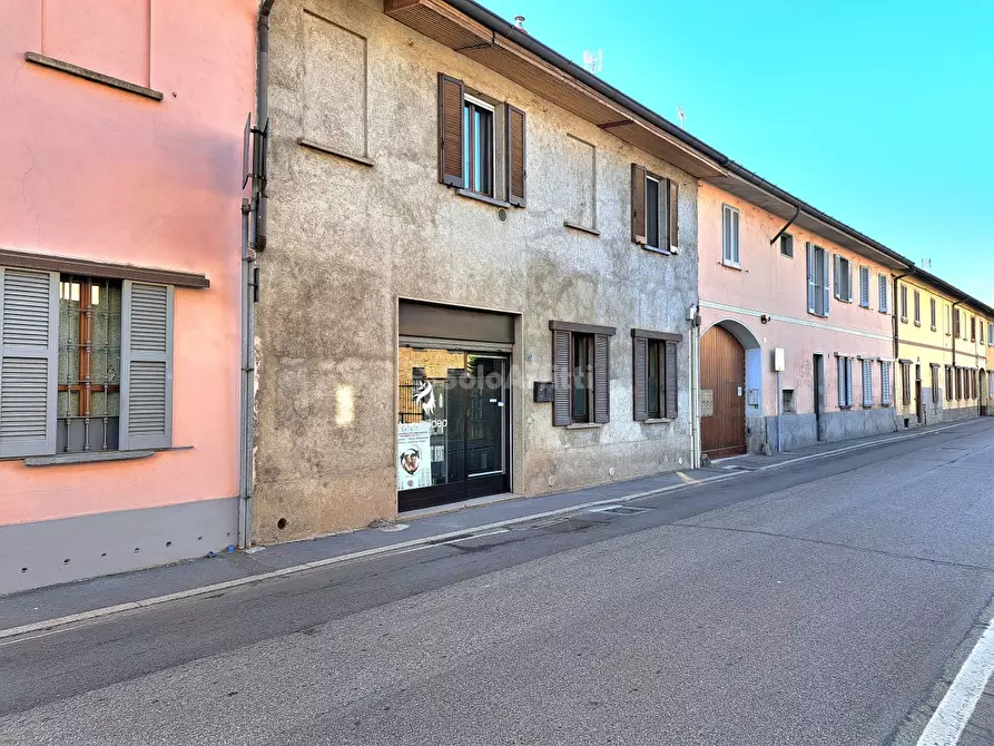 Immagine 1 di Negozio in affitto  in Via Beccaria a Cesate