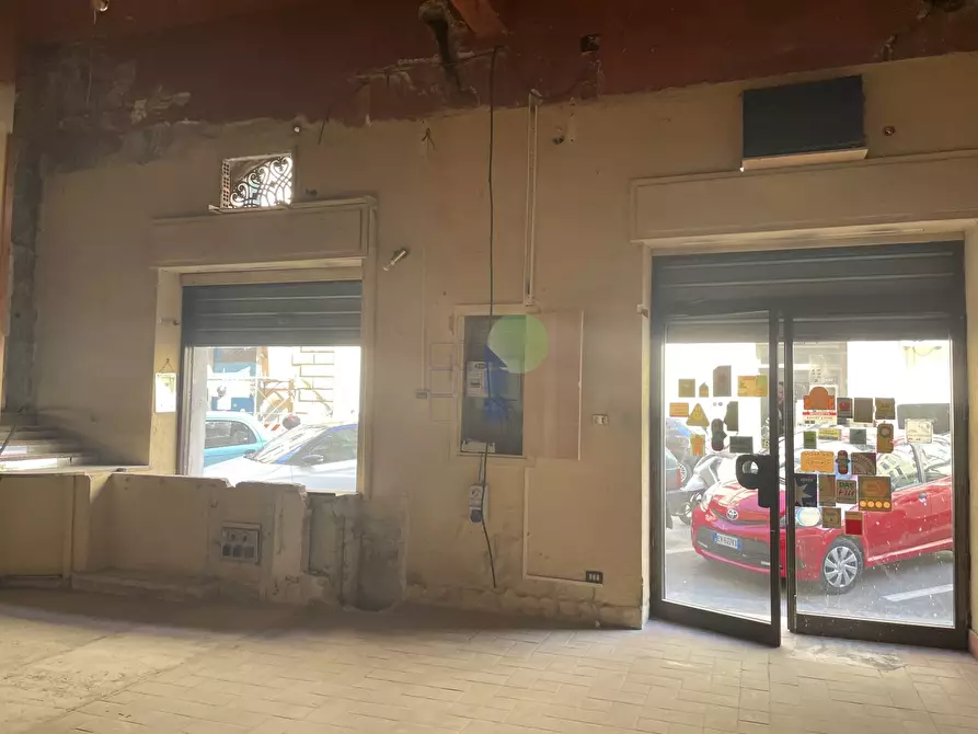 Immagine 1 di Magazzino in vendita  in Via Buontalenti a Livorno