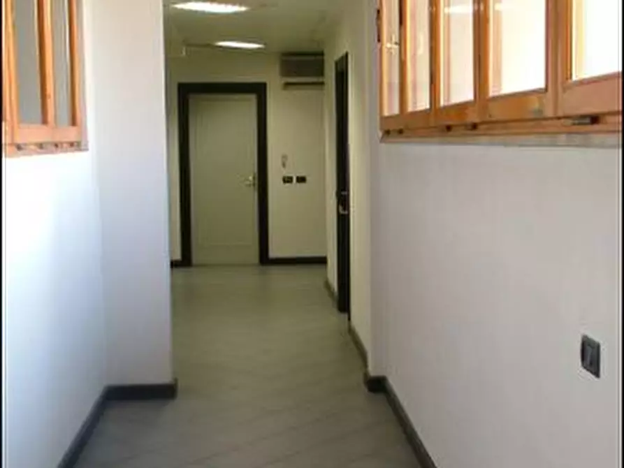 Immagine 1 di Ufficio in affitto  a Pistoia