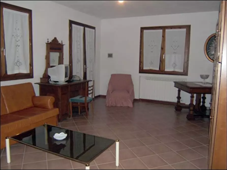 Immagine 1 di Villa in vendita  a Marliana
