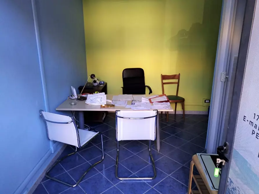 Immagine 1 di Ufficio in vendita  in Via Luigi Cadorna a Quiliano