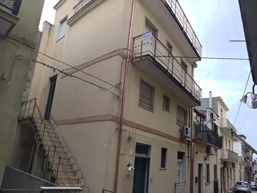 Immagine 1 di Appartamento in vendita  in Via Massimo D'Azeglio a Modica