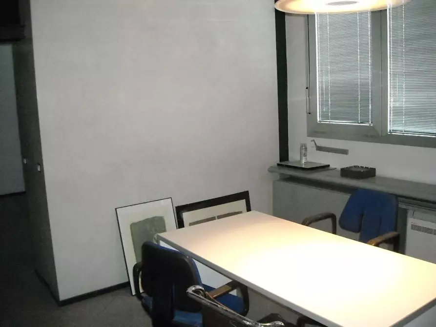 Immagine 1 di Ufficio in affitto  a Prato