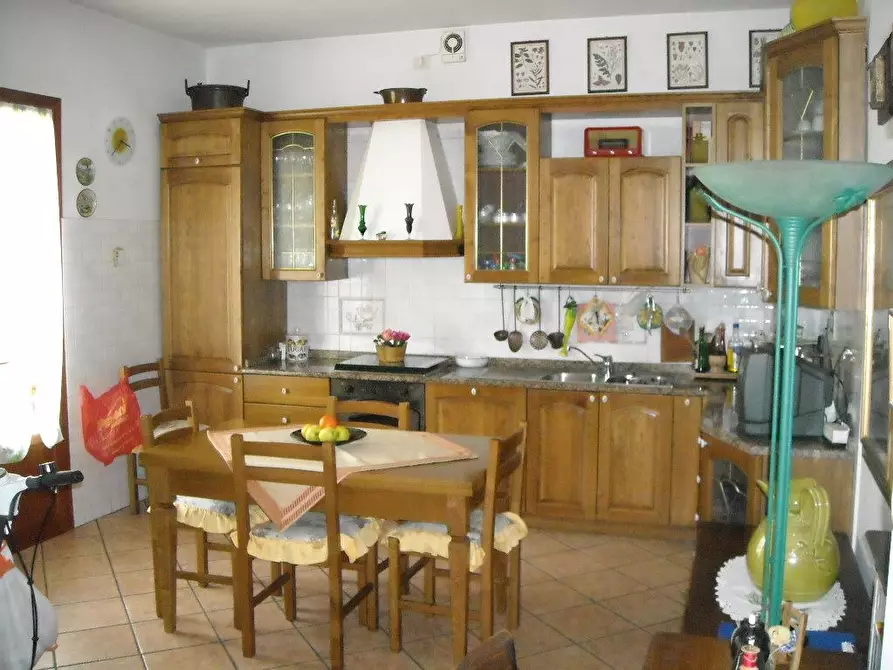 Immagine 1 di Villa in vendita  a Montemurlo