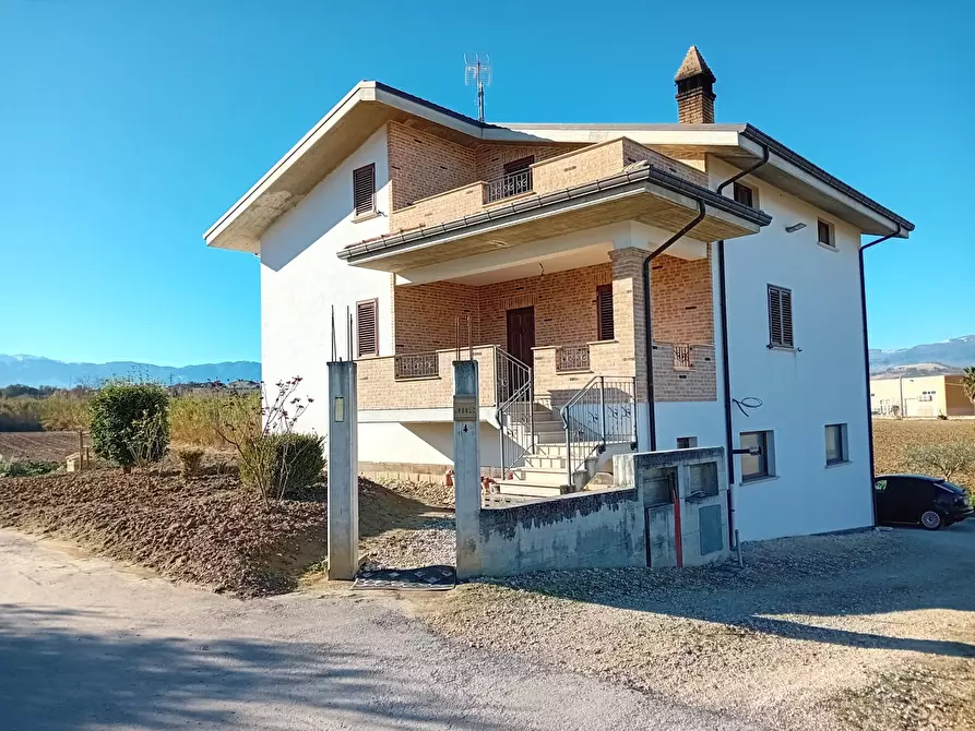 Immagine 1 di Villa in vendita  in Via Monte Velino a Manoppello