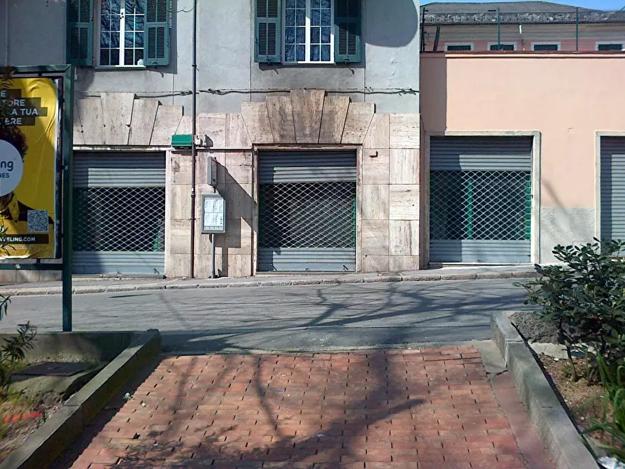Immagine 1 di Magazzino in affitto  a Genova