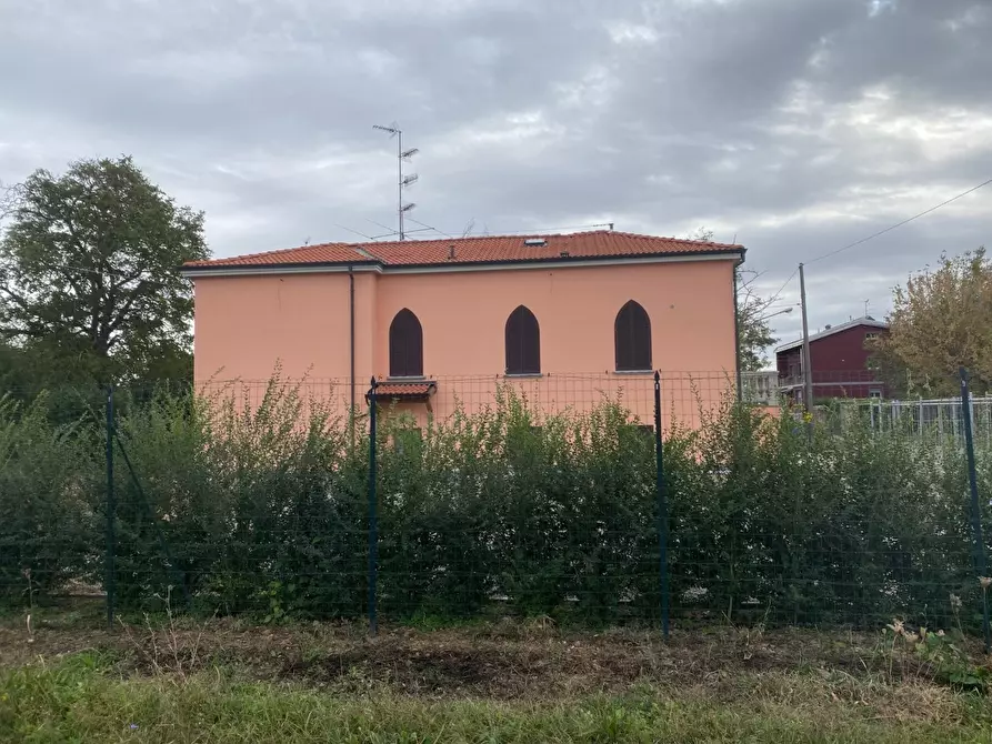 Immagine 1 di Villa in vendita  in Strada della Vigna a Noceto