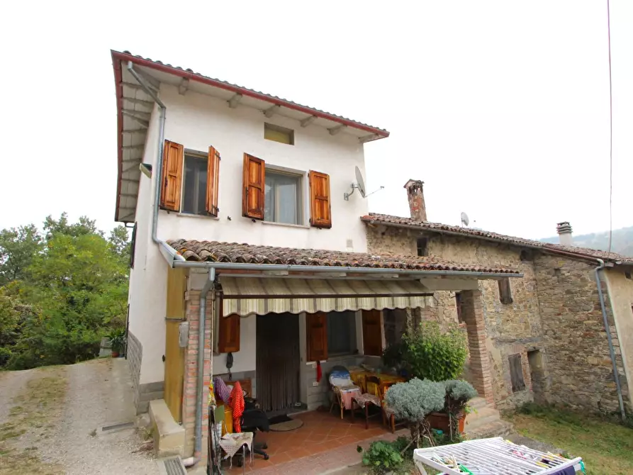 Immagine 1 di Appartamento in vendita  in Via Goccia a Valsamoggia