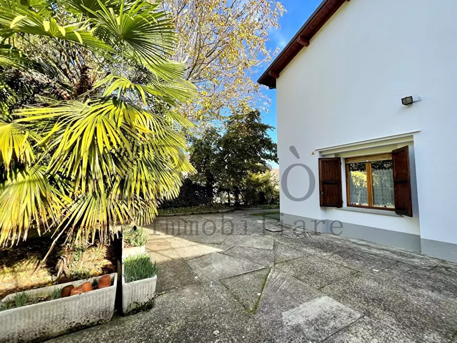 Immagine 1 di Appartamento in vendita  in Strada Bonifacio di Canossa a Palanzano