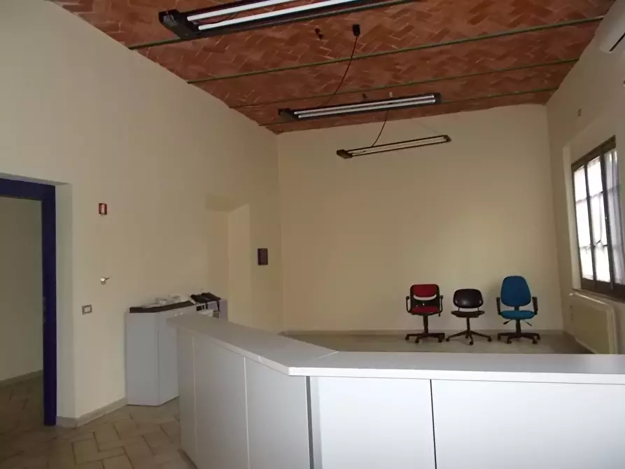 Immagine 1 di Ufficio in affitto  a Pistoia
