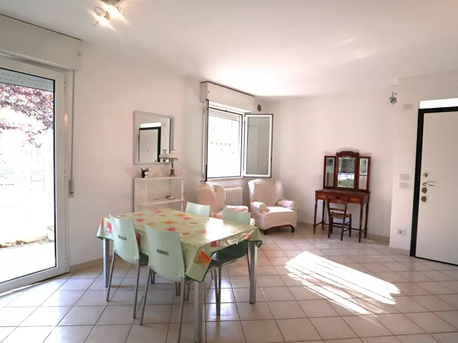 Immagine 1 di Appartamento in vendita  in Viale Monti a Riccione