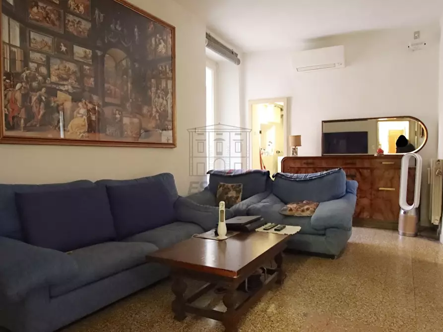 Immagine 1 di Appartamento in vendita  in Via Elisa a Lucca