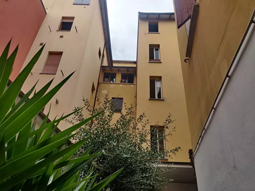 Immagine 1 di Appartamento in vendita  in Via Giovanni da Bazzano a Valsamoggia