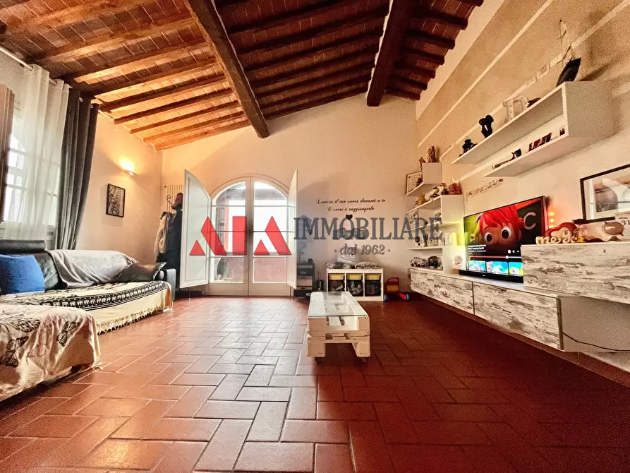 Immagine 1 di Appartamento in vendita  in Viale Giacomo Matteotti a Lajatico