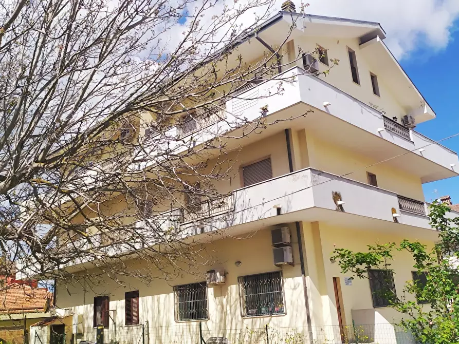 Immagine 1 di Appartamento in vendita  in Via B. Croce a Manoppello