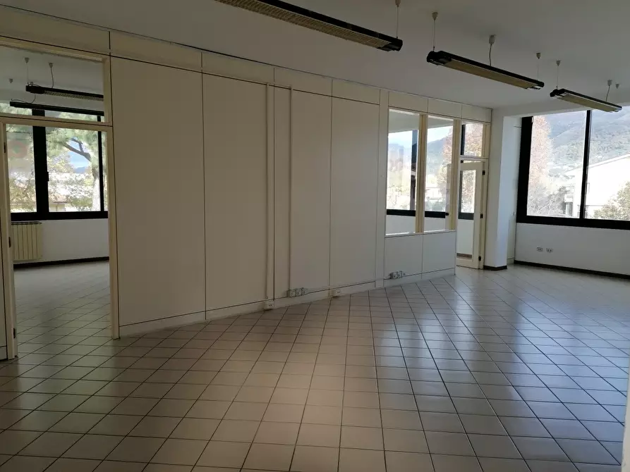 Immagine 1 di Ufficio in vendita  a Carrara