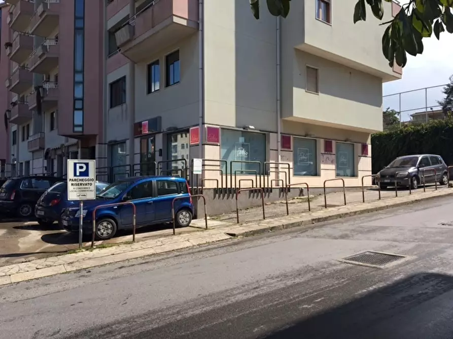 Immagine 1 di Negozio in affitto  in Via Avvocato Pietro Borrometi a Modica
