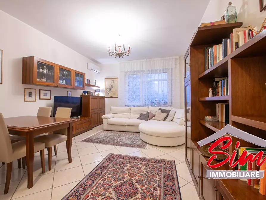 Immagine 1 di Appartamento in vendita  in Via Vincenzo Viviani a Novara
