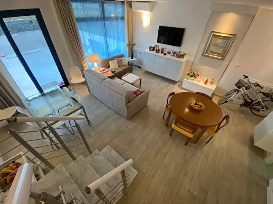 Immagine 1 di Appartamento in vendita  in Via Alessandro Manzoni a Ameglia