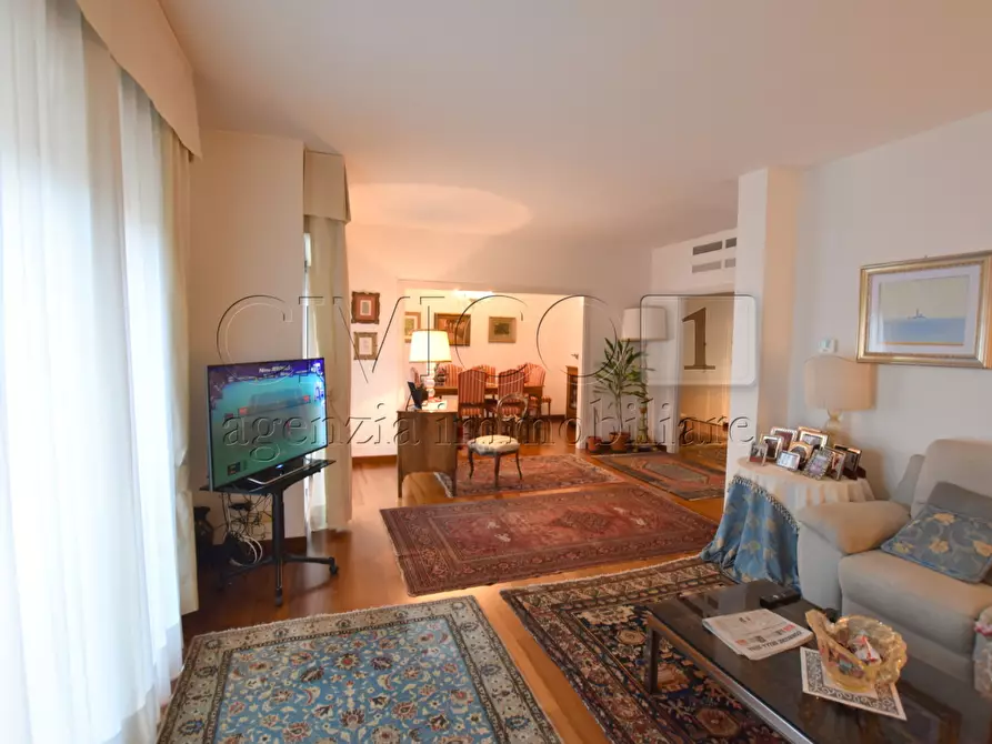 Immagine 1 di Appartamento in vendita  in Via L. Einaudi a Venezia