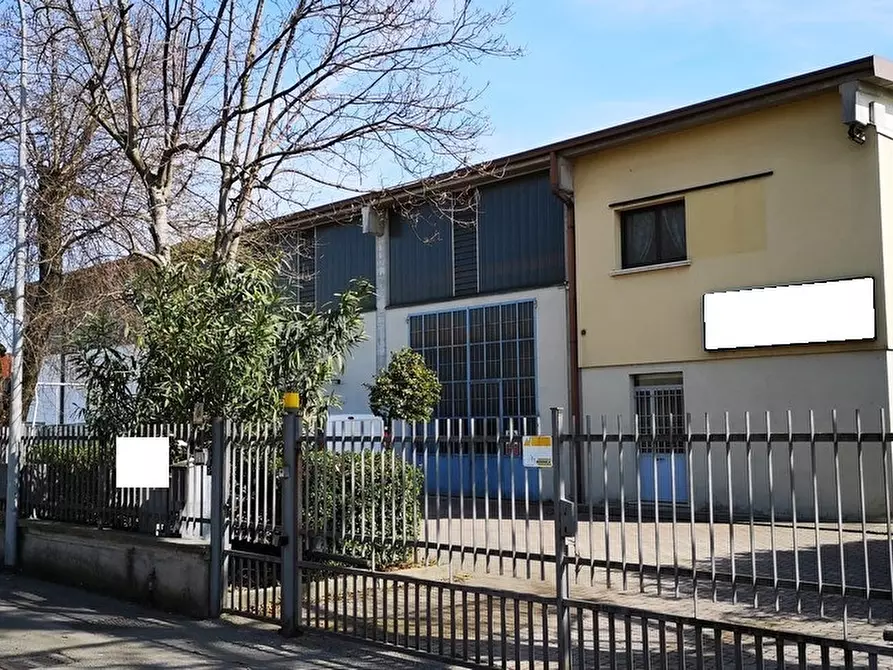 Immagine 1 di Laboratorio in vendita  in Via Giacinto Bianchi a Milzano