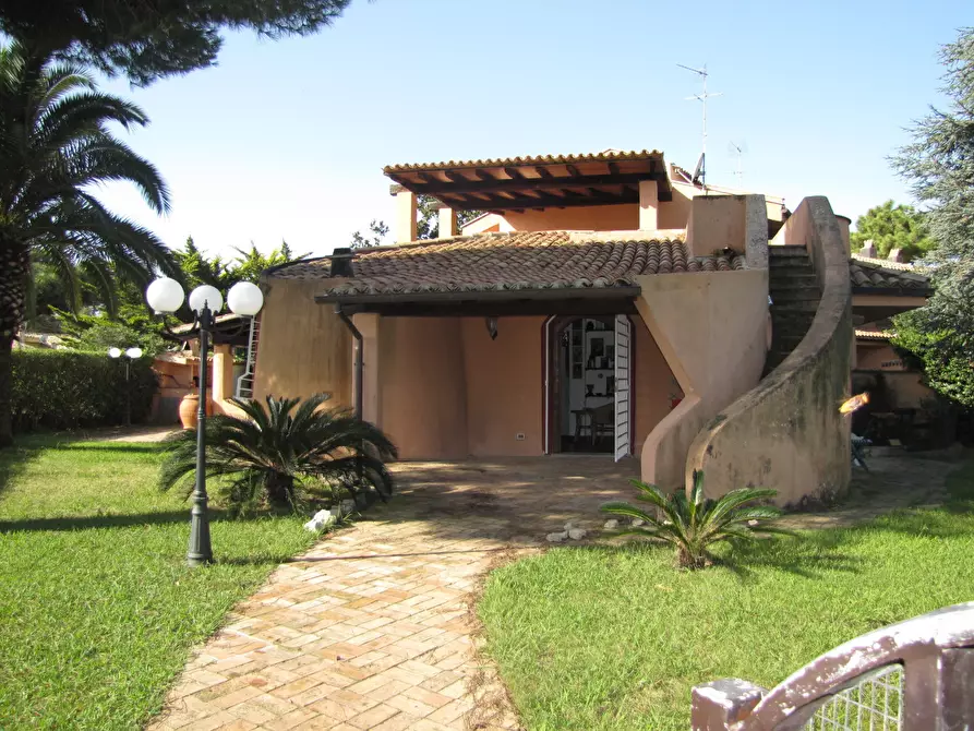 Immagine 1 di Villa in vendita  in Cala delle Lampare a San Felice Circeo