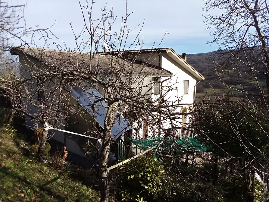 Immagine 1 di Appartamento in vendita  in Via Lina Pagliughi a Albareto