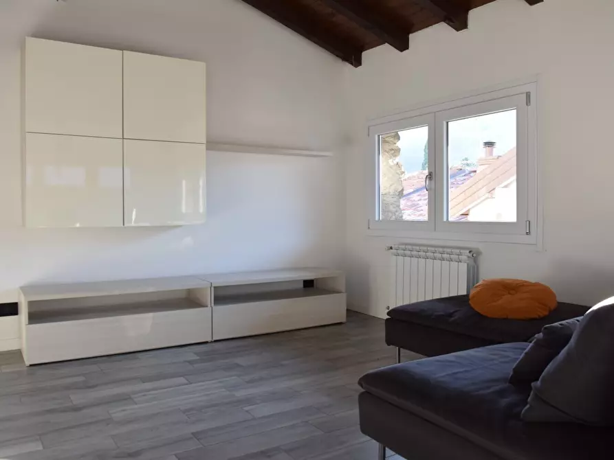 Immagine 1 di Appartamento in affitto  in Vicolo Formenti a Iseo