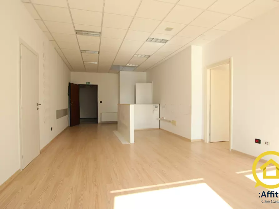 Immagine 1 di Ufficio in affitto  in Viale Europa a Cesena