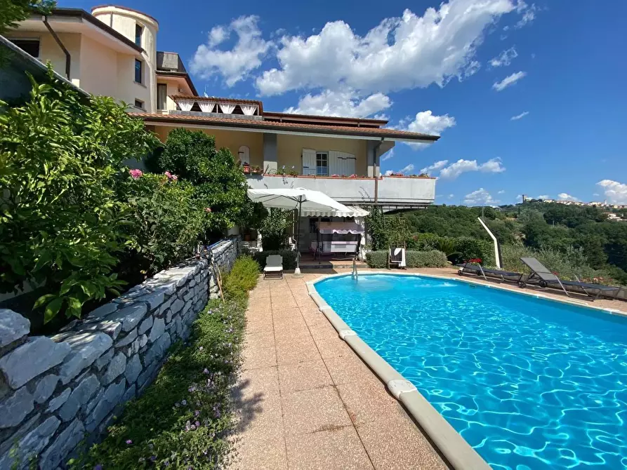Immagine 1 di Villa in vendita  in Via Montecchio a Castelnuovo Magra