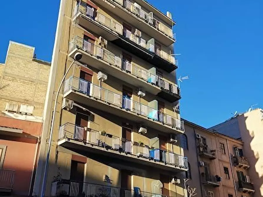 Immagine 1 di Appartamento in vendita  in VIA SERRADIFALCO a Palermo