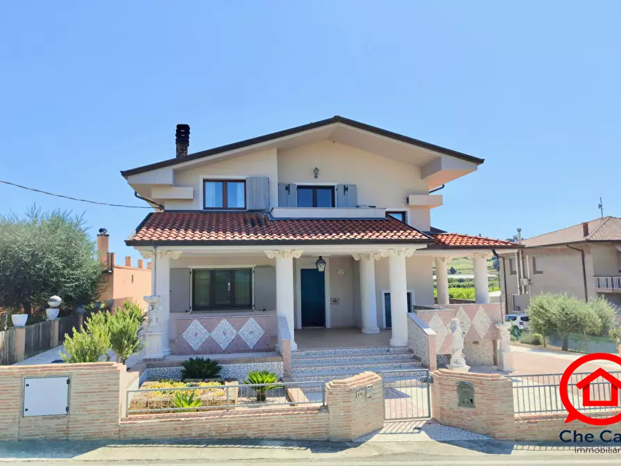 Immagine 1 di Villa in vendita  in Via Casale a Cesena