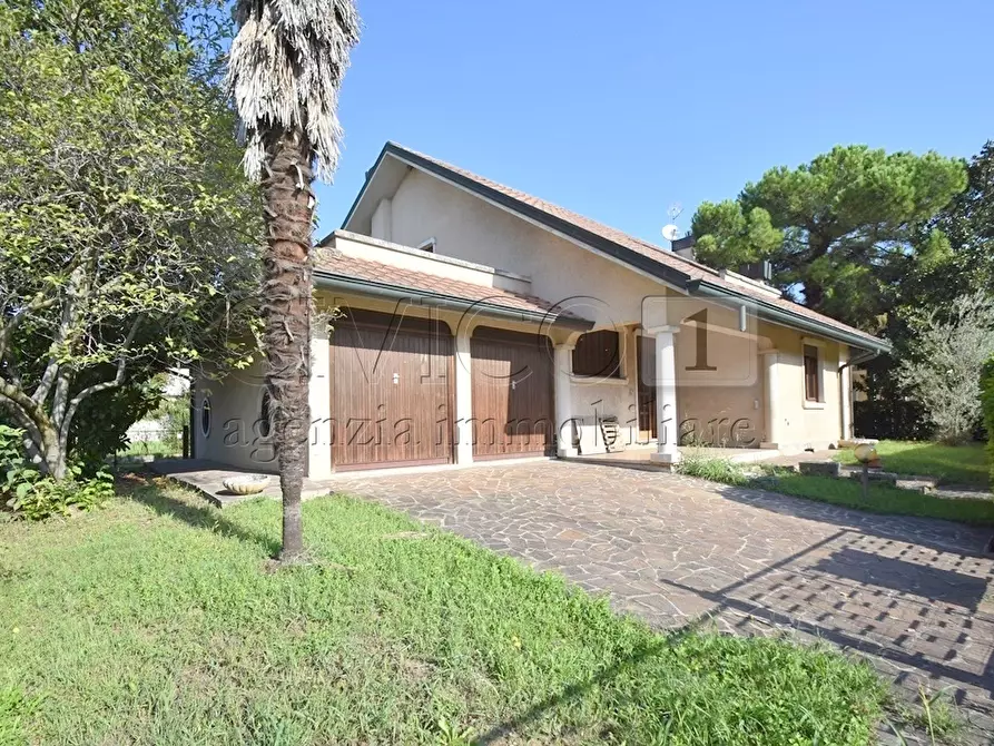 Immagine 1 di Villa in vendita  in Via Fiume a Brendola