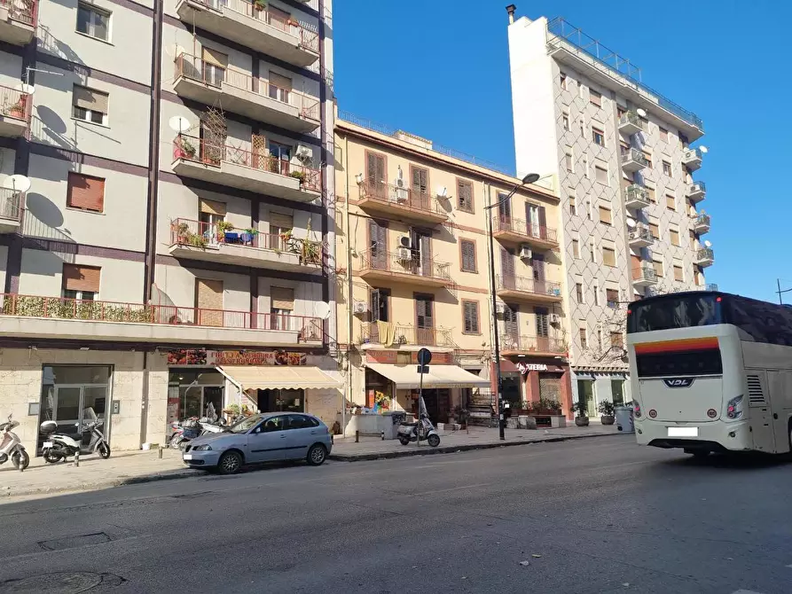 Immagine 1 di Appartamento in vendita  in Via Duca della Verdura a Palermo