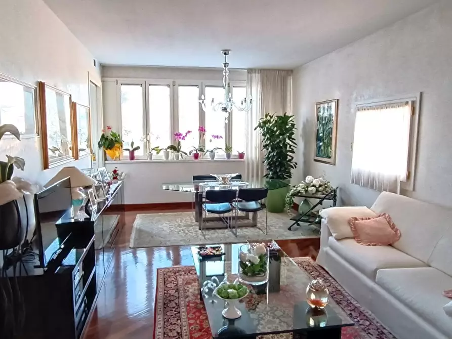 Immagine 1 di Appartamento in vendita  a San Lazzaro Di Savena