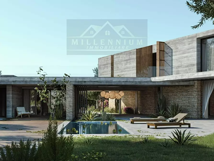 Immagine 1 di Villa in vendita  in via verbano a Arona