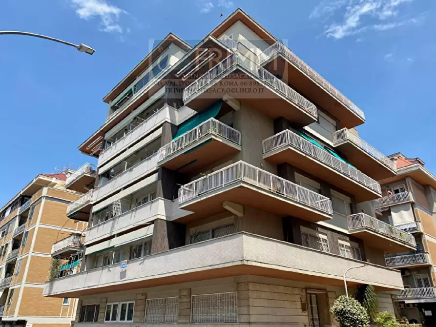 Immagine 1 di Appartamento in vendita  in Via DEL CASALETTO a Roma