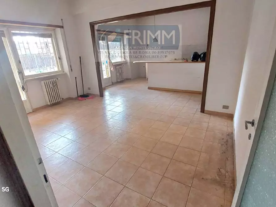 Immagine 1 di Appartamento in vendita  in Via GIOVANNI BATTISTA GISLENI a Roma