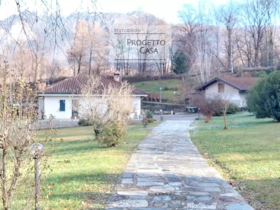 Immagine 1 di Villa in vendita  in Via ponte bria a Omegna