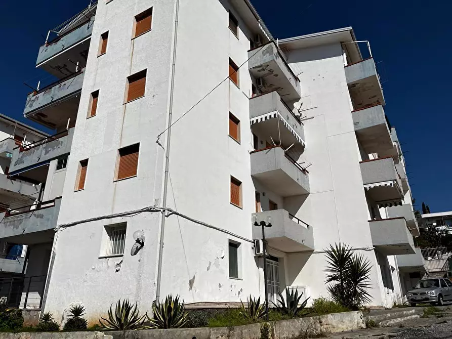 Immagine 1 di Appartamento in vendita  in Via g. oliva a Scalea