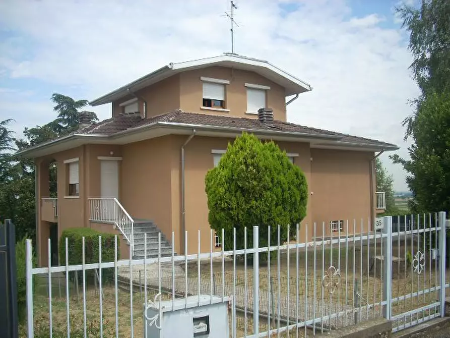 Immagine 1 di Villa in vendita  in Via CASA CASTELLINI a Corvino San Quirico