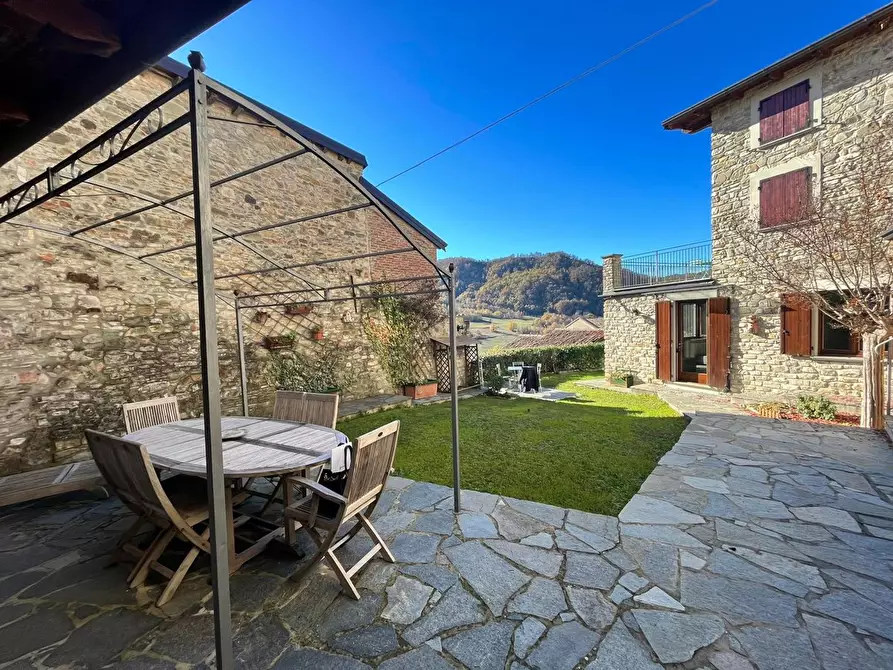 Immagine 1 di Rustico / casale in vendita  in Via Vittorio Emanuele a Alta Val Tidone